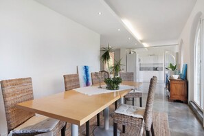 Dining - Apartment "Il Paradiso Sul Mare" with Shared Garden and Wi-Fi (bonassola)