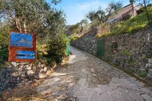 Property grounds - Apartment "Il Paradiso Sul Mare" with Shared Garden and Wi-Fi (bonassola)