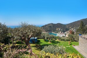 Property grounds - Apartment "Il Paradiso Sul Mare" with Shared Garden and Wi-Fi (bonassola)