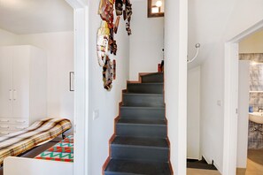 4 bedrooms, WiFi, bed sheets