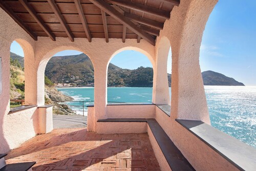 "Villa Del Sole" with Sea View, Garden & Terrace