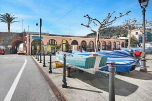 موقف سيارات