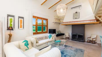 Tv, pejs, bordtennisbord