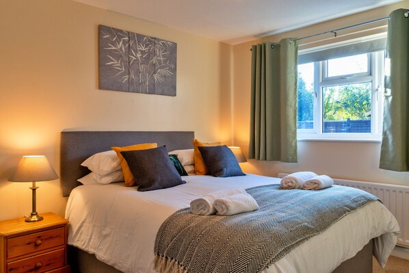 3 bedrooms, iron/ironing board, free WiFi, bed sheets