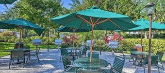 5 Star reviews! 1st floor coastal condo Pretty fountain views! Free Golf May-Oct
