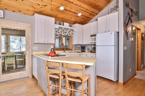 Fridge, microwave, oven, stovetop - Beautiful Northwoods home w/ Private Lake frontage on Big St Germain Lake (St. Germain)
