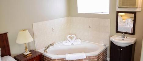 Deluxe Room | Down duvets, desk, laptop workspace, soundproofing