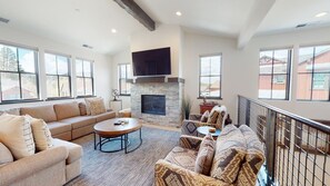 TV, fireplace - Snowcreek Resort Vacation Rental 1441 (Mammoth Lakes)