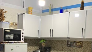 Private kitchen - Superb apartment in Targha, 100 m from the beach<br>15 km to oued law<br>5 km to karasras (Tétouan)