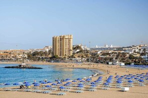 Beach nearby, sun-loungers - 2 Bedroom Apartment Las Americas (Playa de la Américas)