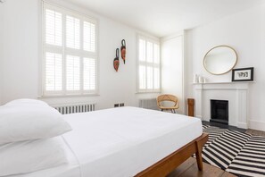 3 bedrooms, iron/ironing board, free WiFi, bed sheets - Gladstone Street by onefinestay (London)