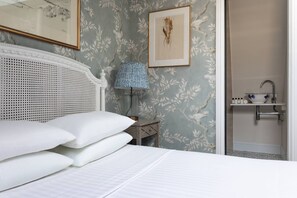 1 chambre, fer et planche à repasser, Wi-Fi gratuit, draps fournis