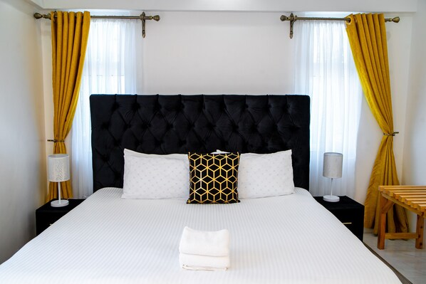 Deluxe Penthouse | Blackout drapes, free WiFi - SANTORINA HOME SUITES (Kisii)