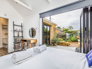 1 dormitorio, tabla de planchar con plancha, wifi gratis y ropa de cama
