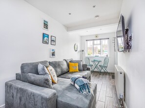 Smart TV - Charming Annexe w Garden Parking - Pass The Keys (Chichester)