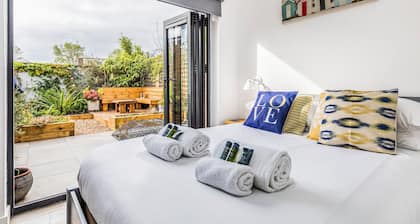 Charming Annexe w Garden Parking - Pass The Keys