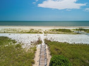 On the beach - Gulf-front, private pool, pets welcome! (Port Saint Joe)