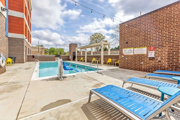 Seasonal outdoor pool
