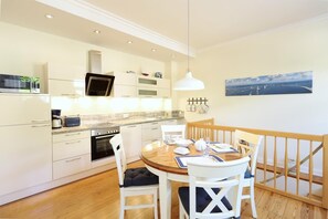 Microwave, dishwasher, coffee/tea maker, toaster