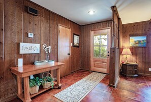 Interior - La Roca - Clifton/Valley Mills/Meridian (Valley Mills)