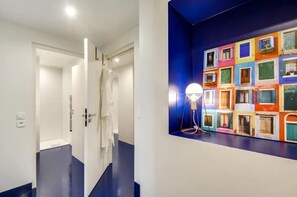 Interior - Modern & colourful 3BD for 9 guests in Le Marais! (Paris)
