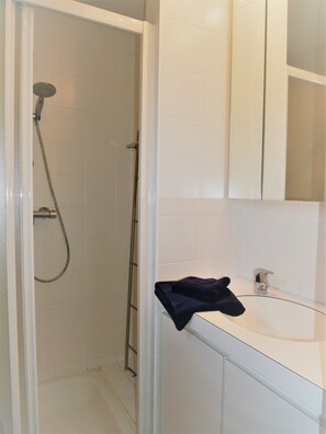 Bathroom - Isabelle A1 - Bright family apartment with sunny terrace - in the concession (De Haan)