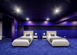 3 bedrooms, desk, iron/ironing board, WiFi - Modern and eclectic 3BD duplex in Le Marais! (Paris)