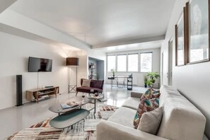 Télévision, espaces bureaux