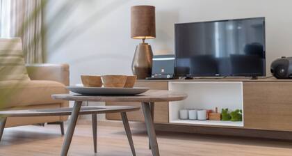 Parkhouse C0 - Modern 1-bedroom apartment with south facing garden