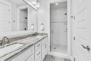 Ensemble baignoire-douche