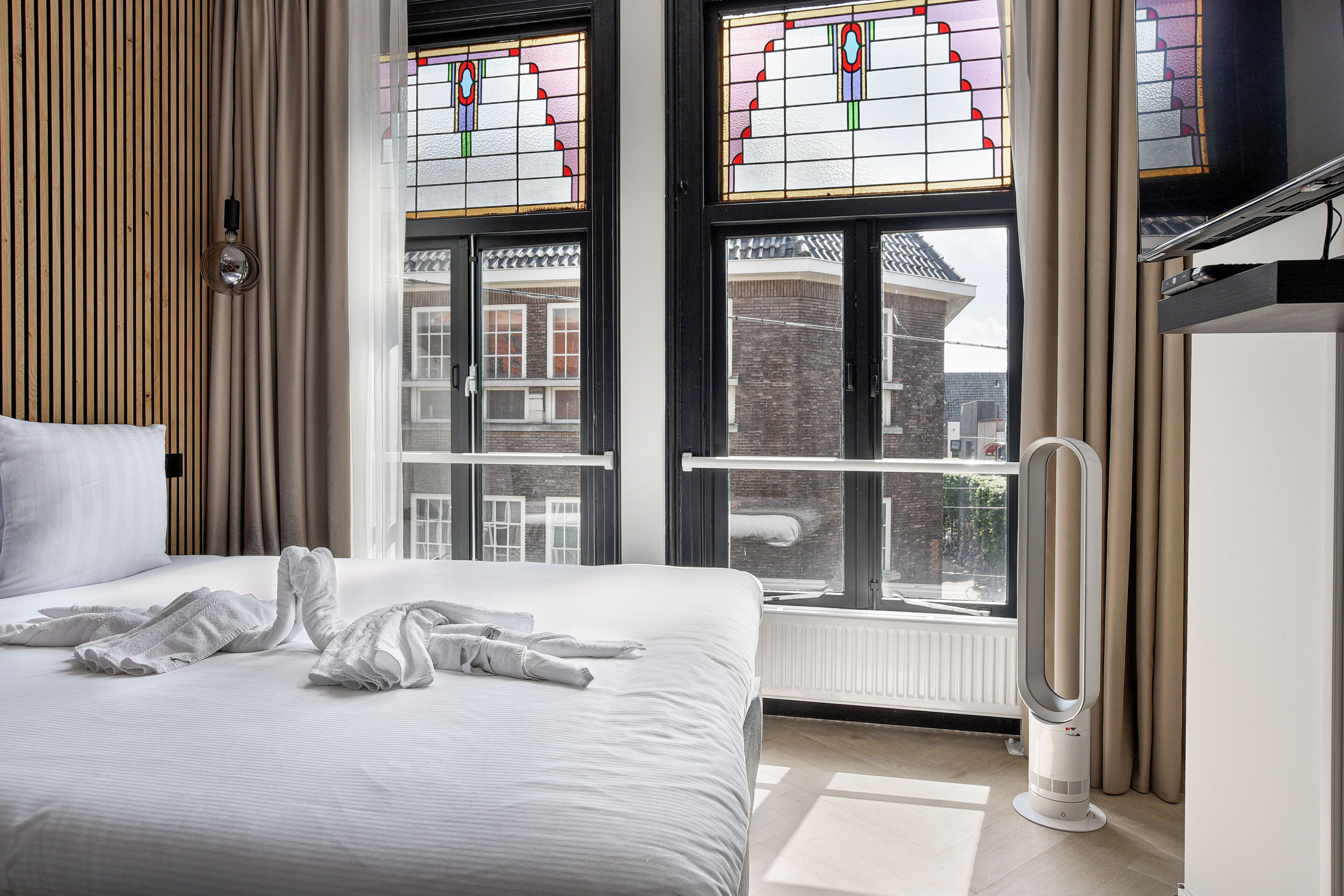 Deluxe Studio | Laptop workspace, blackout drapes, free WiFi, bed sheets