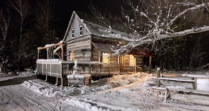 Historical Square Timber Home at the heart of Renfrew County