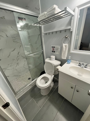 Clover2900 Apartment & Rooms in S Philly