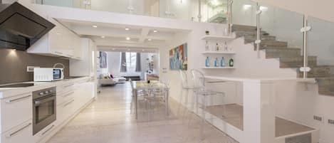 Luxury Apartment | Private kitchen | Full-size fridge, microwave, oven, dishwasher