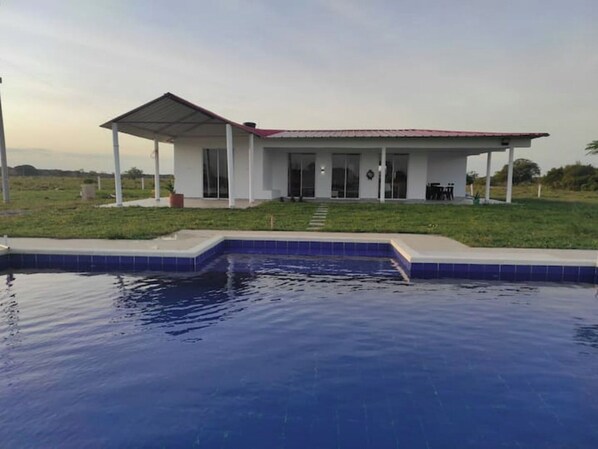 Outdoor pool - Paraiso en medio del llano (Casanare)
