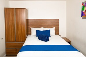 Basic Double Room, 1 Double Bed, Ensuite - La Casa Azul (Mexico City)