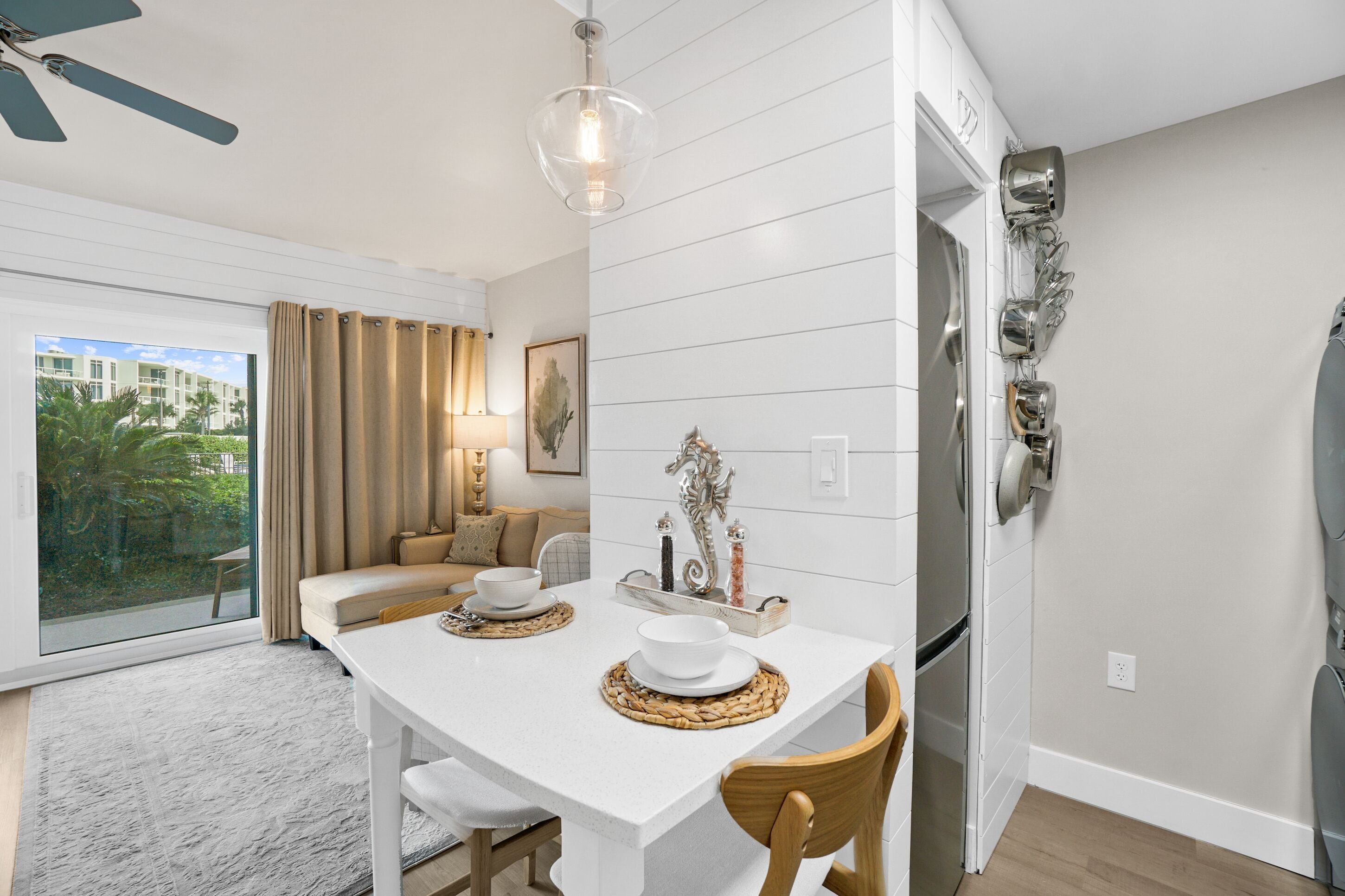 Studio (25 Little Seahorse) | In-room dining