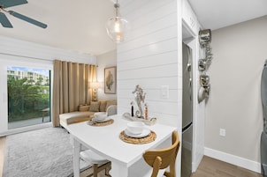 Studio (25 Little Seahorse) | In-room dining