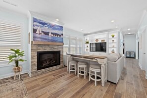 Interior - Dog Friendly 3BR, Fenced Yard - Pearls by the Sea (North Myrtle Beach)