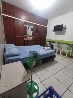 1 chambre, bureau, Wi-Fi gratuit, draps fournis