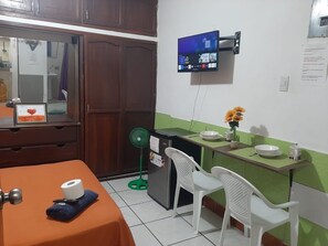 1 bedroom, desk, free WiFi, bed sheets - Mini Suite en Garzota Norte / independiente (Guayaquil)