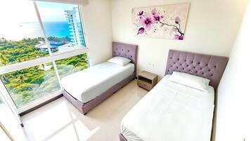 Apartemen | 1 kamar tidur, seprai antialergi, dan didekorasi berbeda-beda