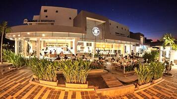 Tempat makan outdoor