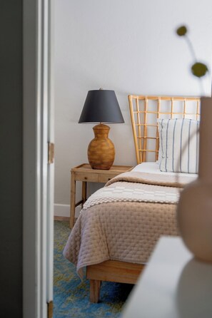 2 chambres, fer et planche à repasser, Wi-Fi, draps fournis
