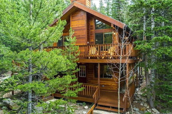 Cabin exterior - Summer