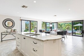 Interior - Maleny Chateau Pool Country Experience, Creek, Gym (North Maleny)