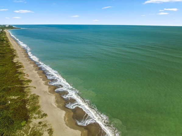 Sun loungers, beach towels - Beautiful Island Home to relax! (Fort Pierce)