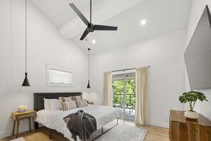 6 bedrooms, iron/ironing board, free WiFi, bed sheets
