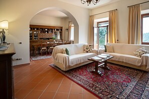 TV, fireplace - Villa, Montauto - Vacation Villa with pool close to San Gimignano (Montauto)