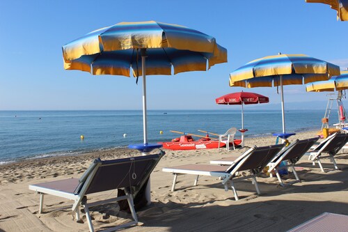 Comfortable Apartment with Beach Service Included